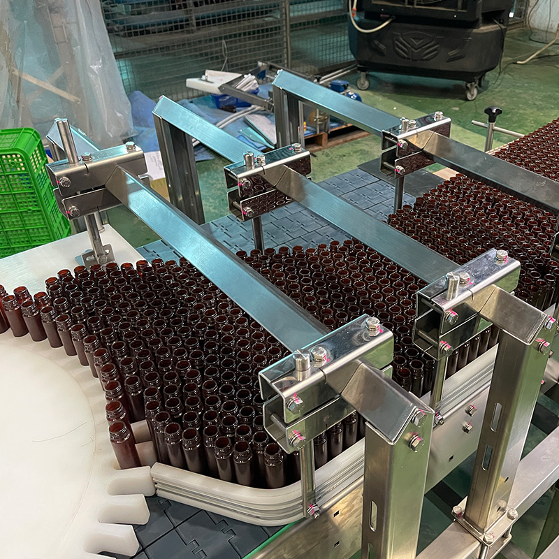 Máy rửa, chiết rót và đóng nắp chai nhựa - 4